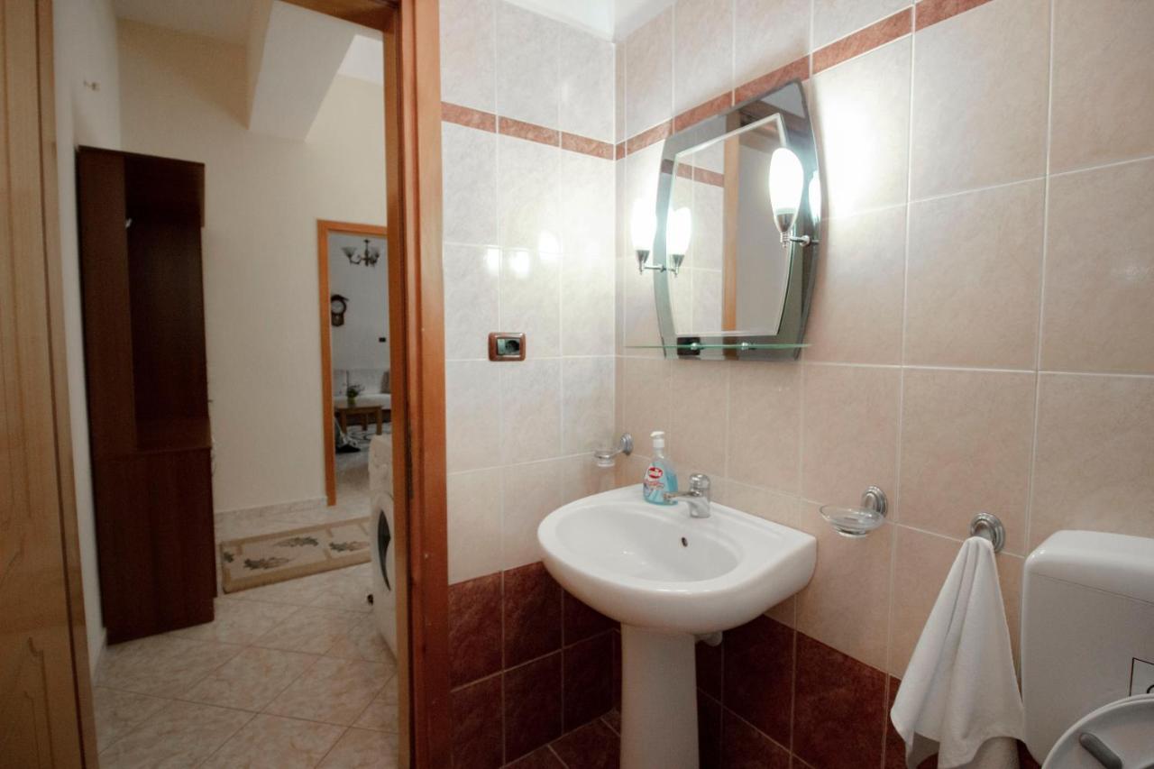Artur'S Apartment 2 Gjirokastër 외부 사진