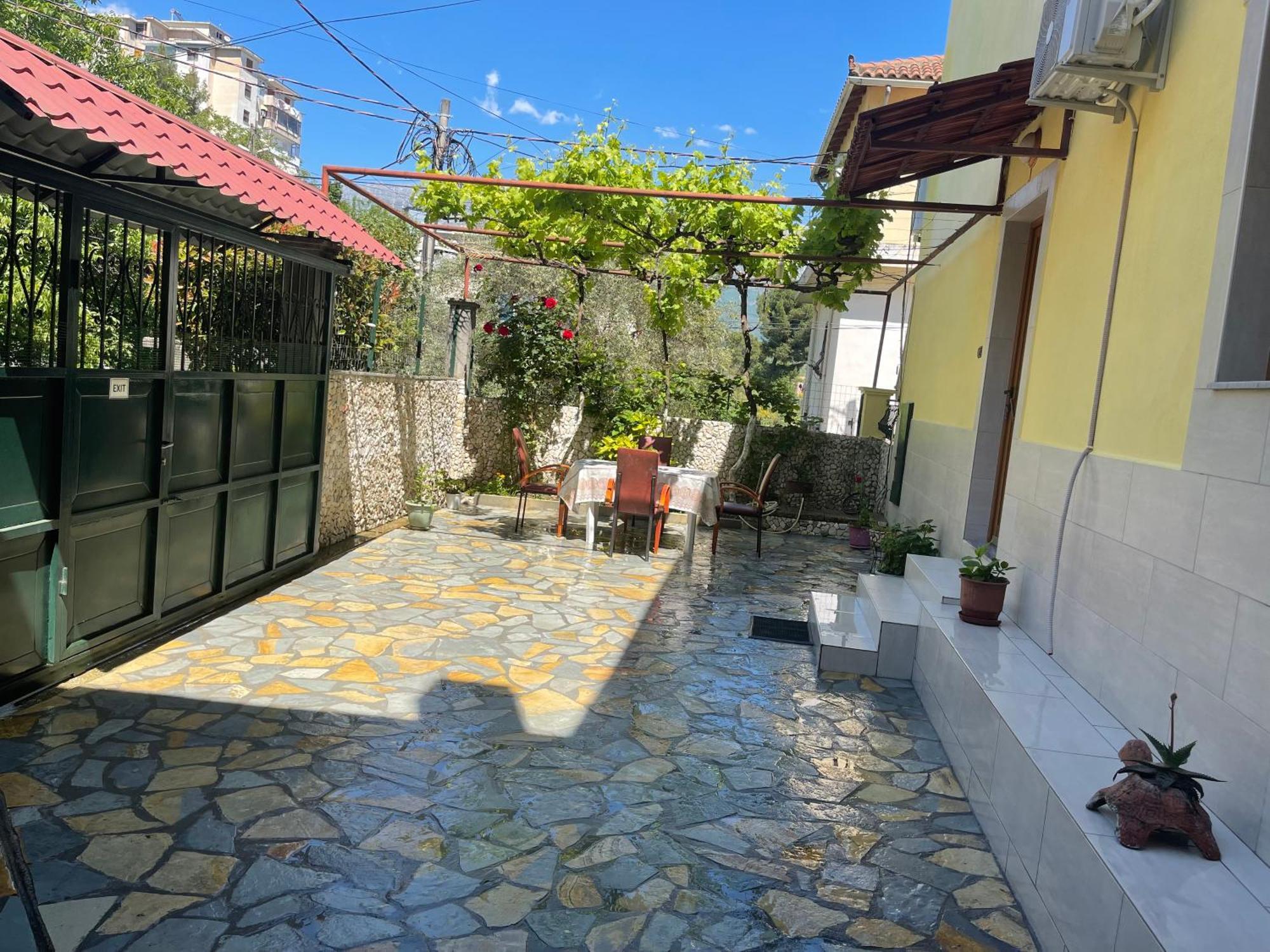 Artur'S Apartment 2 Gjirokastër 외부 사진